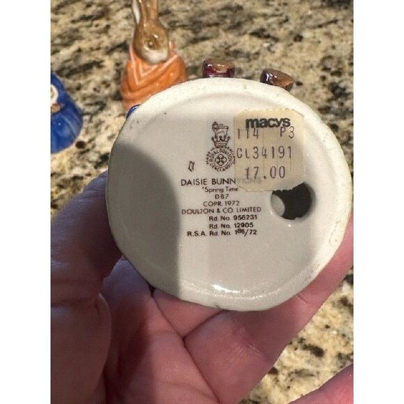 Royal Doulton Bunnykins Daisie Spring Time Made England EUC - Picture 5 of 5